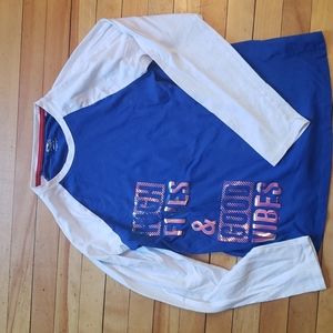 Girls baseball tee " High fives and good vibes" on front. Size XL (14-16)